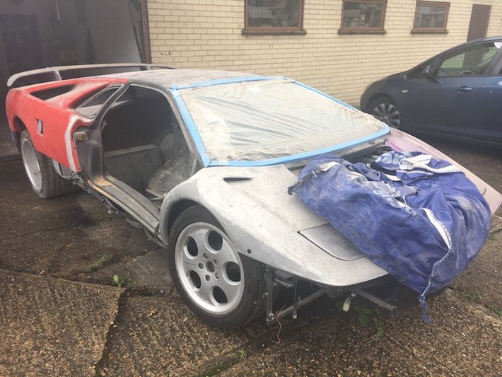Vào năm 1994, để kỷ niệm 30 năm ngày thành lập, Lamborghini đã tạo ra một phiên bản đặc biệt của dòng siêu xe hàng đầu lúc đó là Diablo, với tên gọi Lamborghini Diablo SE30. So với phiên bản Diablo thường, Diablo SE30 về cơ bản gần như là một chiếc "xe đua đường phố" thực sự.