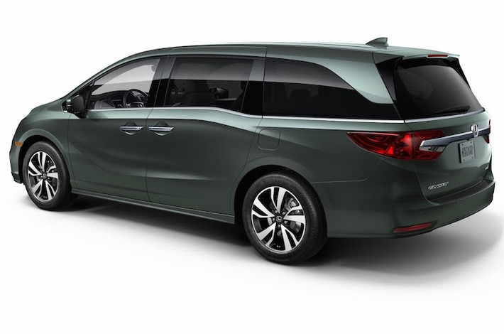Honda Odyssey thế hệ mới sẽ có mặt trên toàn bộ các đại lý ở thị trường Mỹ ngay từ mùa xuân này, hướng tới các đối thủ chính là Toyota Sienna hay Kia Sedona.