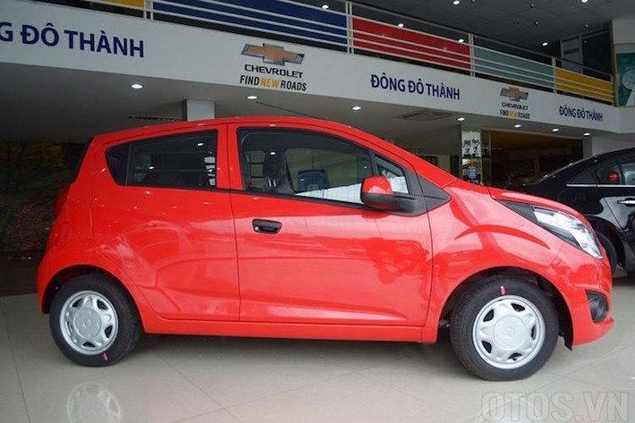 Trong 3 mẫu xe này, chỉ có Chevrolet Spark không có "xuất xứ" từ Hàn Quốc nhưng trên thực tế, Spark vẫn có "gốc" Hàn khi cách đây hơn 15 năm, thế hệ đầu tiên của chiếc xe đã xuất hiện tại Việt Nam trước tất cả các đối thủ với tên gọi Daewoo Matiz. Kể từ thế hệ thứ 3 hiện tại, chiếc xe đã chính thức được bán ở Việt Nam dưới tên gọi Chevrolet Spark.