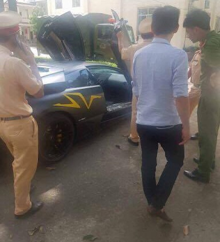 Sau khi vụ tai nạn xảy ra, lực lượng chức năng đã nhanh chóng có mặt tại hiện trường vụ tai nạn. Đến 12 giờ trưa nay, thi thể nạn nhân đã được đưa đi khỏi hiện trường và chiếc Murcielago SV cũng đã được đưa về trụ sở công an địa phương. Hiện vụ tai nạn này vẫn đang tiếp tục được điều tra, làm rõ.