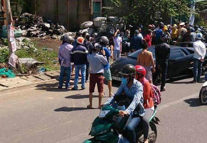 Do có thiệt hại về người và liên quan tới một trong những siêu xe độc nhất Việt Nam, vụ việc đã thu hút sự chú ý của người dân địa phương, người qua đường cũng như cộng đồng mạnh khi những hình ảnh đầu tiên bị rò rỉ qua các trang mạng xã hội.