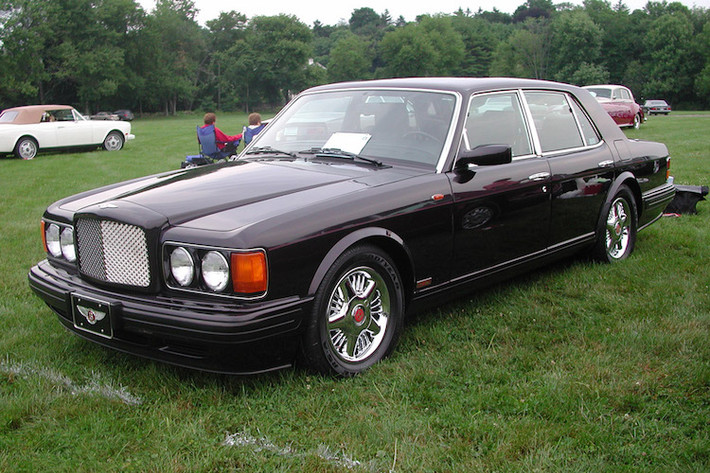 Trên thực tế, thế hệ trước của Mulsanne đúng là đã được Bentley sản xuất từ 1980 tới 1992 và cũng được trang bị động cơ V8 với dung tích 6752 cc. Tuy nhiên nếu so với chiếc "Bentley" bị tịch thu tại Quảng Bình, chiếc xe này có kiểu dáng thân hoàn toàn khác biệt.