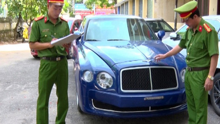 Vào ngày 12/7/2016, một chiếc xe sang màu xanh được cho là xe sang Bentley Mulsanne đã bị bị Phòng CSĐT tội phạm về kinh tế và tham nhũng (PC46) Công an tỉnh Quảng Bình bắt giữ khi đang được chở trên xe rơ-mooc mang biển 29C-508.44. Khi bị bắt, trong chiếc "Bentley" này có một cặp biển kiểm soát 30A-099.11.