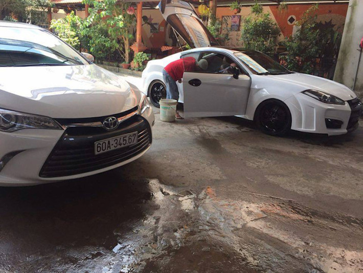 Mẫu sedan hạng trung Toyota Camry phiên bản Mỹ vốn là dòng xe bình thường, nhưng đã trở nên đẳng cấp với số tiến 345.67.