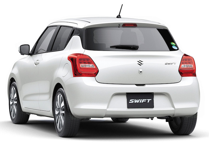 Khác với những chiếc xe hybrid khác, mô-tơ này không thể giúp chiếc xe vận hành mà không cần tới động cơ xăng. Tuy nhiên nó sẽ đóng vai trò "trợ lực" cho động cơ xăng khi tăng tốc, dừng chờ dạng idling stop và được nạp pin khi xe giảm tốc, sử dụng năng lượng tái tạo từ hệ thống phanh. Mọi phiên bản hybrid của xe đều sẽ chỉ có hộp số CVT, nhưng vẫn có 2 tùy chọn hệ dẫn động.