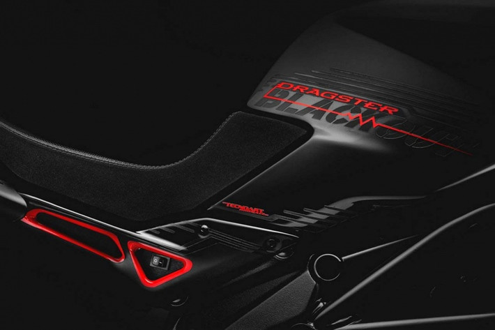 Được trưng bày tại triển lãm Motor Bike Expo ở Milan, MV Agusta chưa tiết lộ về việc hãng có định sản xuất hàng loạt Dragster 800 Blackout hay không.