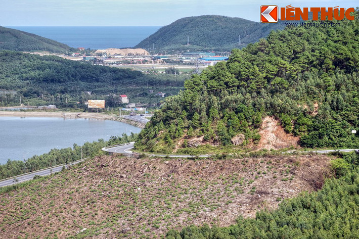 Trong nhiều thế kỷ, đèo Ngang là một tuyến đường huyết mạch trên đường kinh lý Bắc Nam.