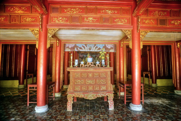Đến năm 1995, Hưng Tổ Miếu lại được tu bổ thêm một lần nữa. Trong lần tu bổ này, miếu được sơn son thếp vàng.