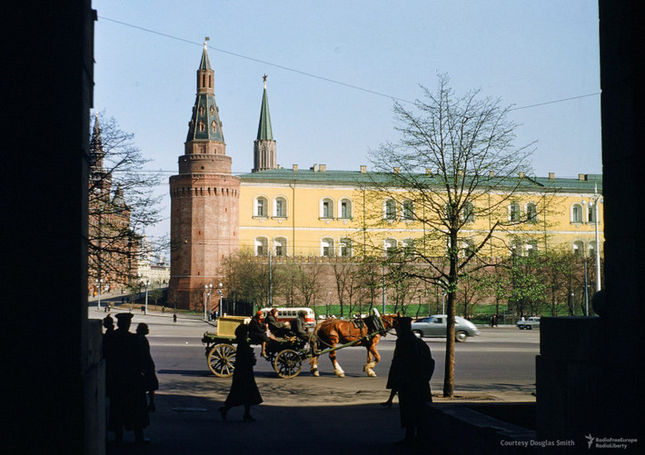Một góc điện Kremlin nhìn từ lối vào Đại sứ quán Mỹ ở Moskva. Ảnh: Russiatrek.org.