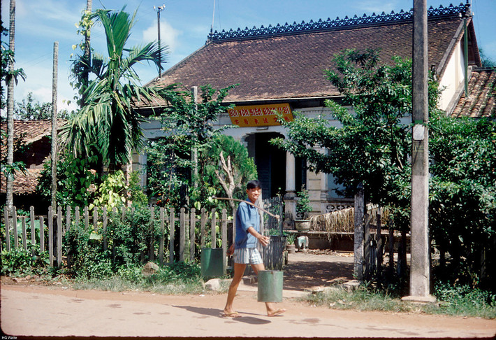 Phòng mạch Đông y của y sĩ Bùi Văn Điền ở Biên Hòa. Ảnh: Smugmug.com.