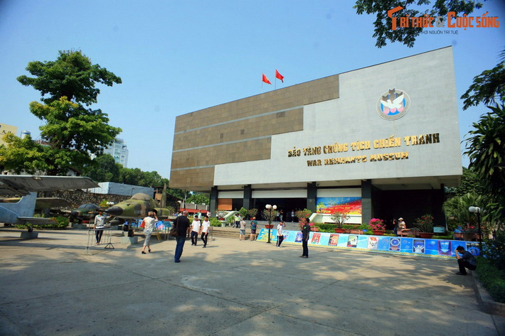 3. Nằm trên đường Võ Văn Tần (Quận 3), Bảo tàng Chứng tích Chiến tranh là nơi ghi lại những hậu quả tang thương của chiến tranh thông qua hàng nghìn hình ảnh, tư liệu và hiện vật gốc.