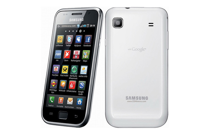 Galaxy S thế hệ đầu tiên được trang bị màn hình Super AMOLED 4-inch và vỏ làm từ vật liệu chống xước.