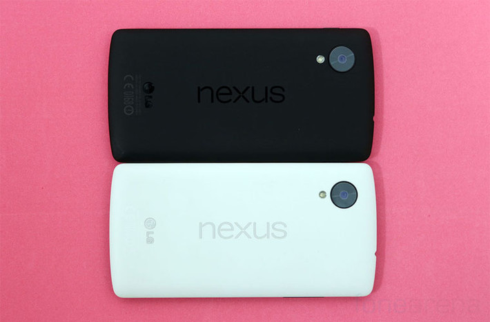 Nexus 5 vẫn là một chiếc smartphone giá rẻ chạy Android đủ tốt mặc dù đã xuất hiện từ năm 2015. Chạy hệ điều hành Android thuần túy nên sản phẩm này được cập nhật các phiên bản mới nhanh hơn các sản phẩm khác. Giá tham khảo: 7,3 triệu đồng.