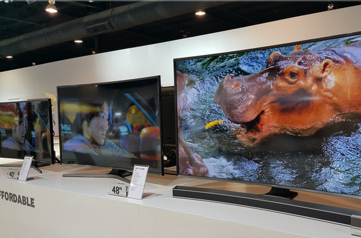 Và thậm chí còn rẻ hơn nữa nếu nhu cầu chỉ là FullHD như những chiếc TV này.