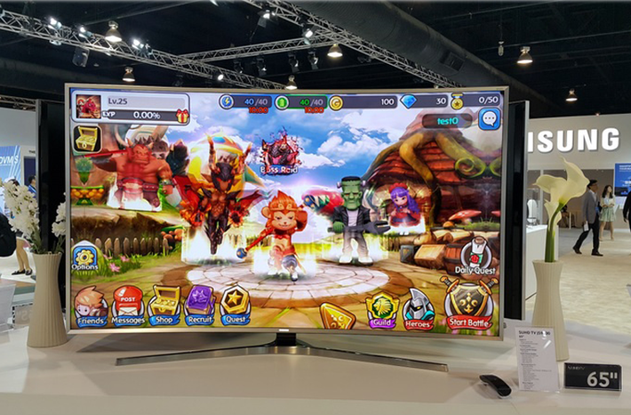 Tính năng thông minh trên TV cũng được chăm chút và nâng cấp, người dùng có thể chơi game trực tiếp trên TV qua kho ứng dụng cài đặt sẵn.