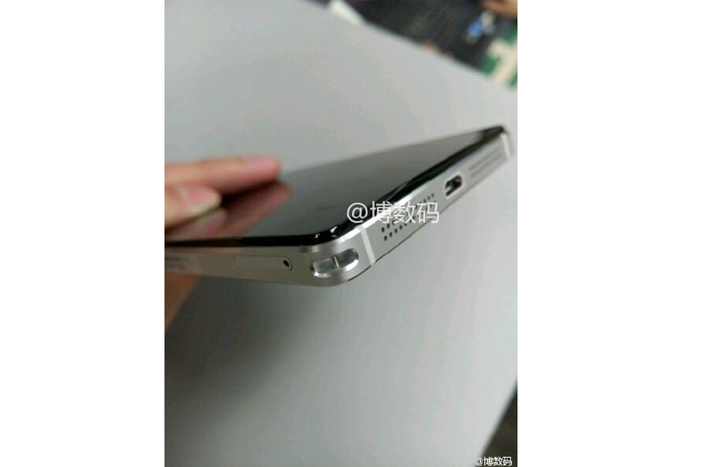 Theo những thông tin bị rò rỉ, Lenovo đã chính thức hoàn thiện Vibe Z3 Pro - sản phẩm được mong đợi nhất của mình trong năm 2015. Việc khi nào phablet mới này chính thức ra mắt đang là mối quan tâm rất lớn từ những người yêu công nghệ.