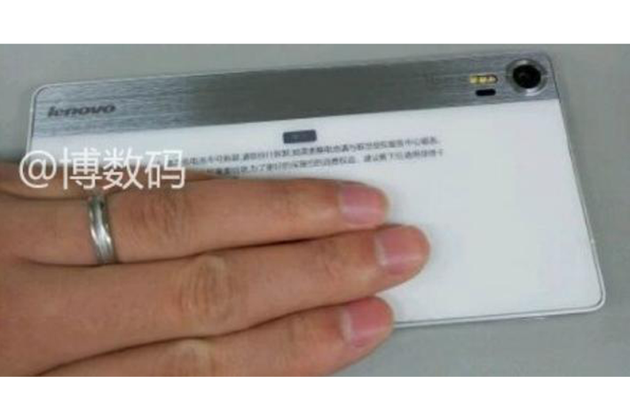 Dự đoán chiếc phablet này vẫn ở tầm giá phổ thông. Theo Slashgear