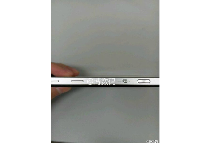 "Flagship" này của Lenovo được cho là sử dụng vi xử lý Snapdragon 810 64 bit của Qualcomm, cung cấp 4 GB RAM, bộ nhớ trong 64 GB, chưa biết có hỗ trợ thẻ nhớ ngoài hay không.