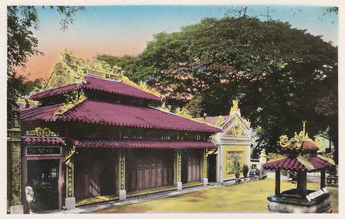 Bên ngoài khu điện thờ ở lăng Ông Bà Chiểu (lăng Lê Văn Duyệt), Sài Gòn. Ảnh tư liệu.