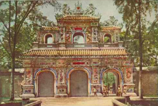 Cửa Hiển Nhơn trong Hoàng thành Huế. Ảnh: National Geographic.