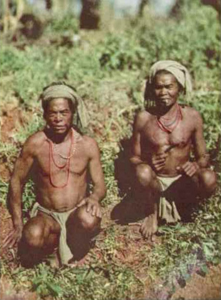 Nam giới người Thượng ở Tây Nguyên. Ảnh: National Geographic.
