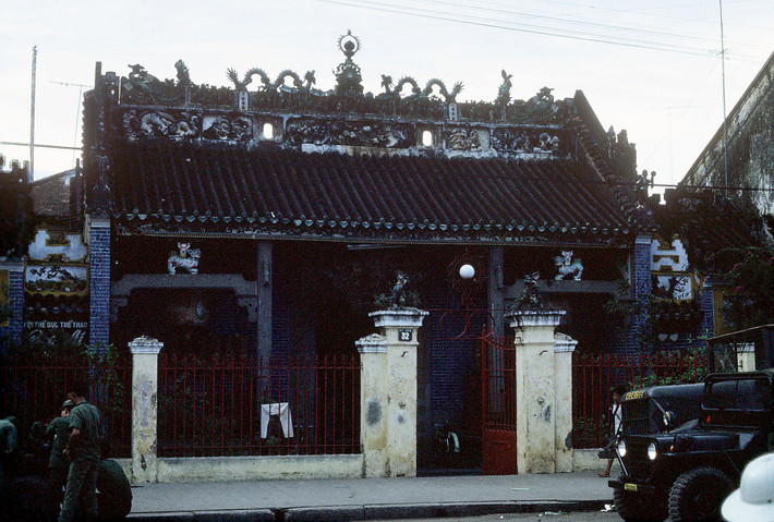 Chùa Ông ở Cần Thơ năm 1969 - 1970. Ảnh: D. Hoag.
