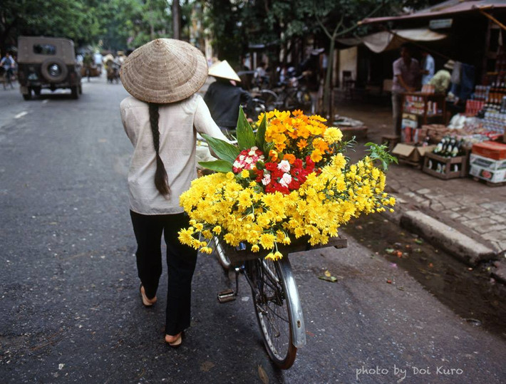 Gánh hàng hoa Hà Nội.