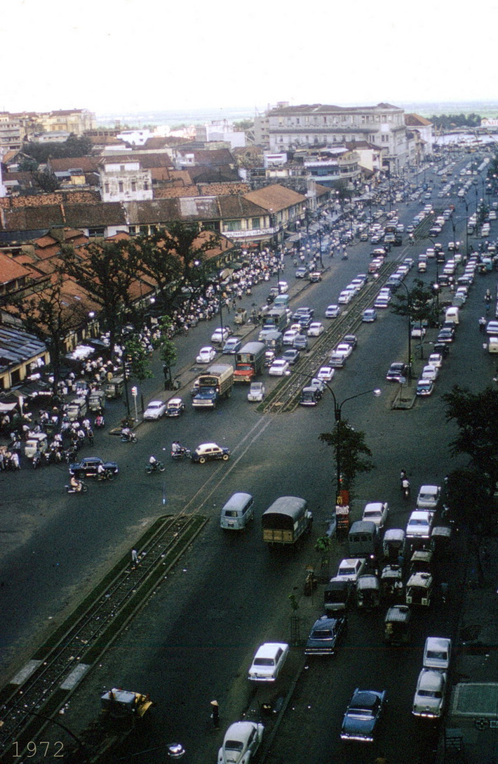 Toàn cảnh đường Hàm Nghi.
