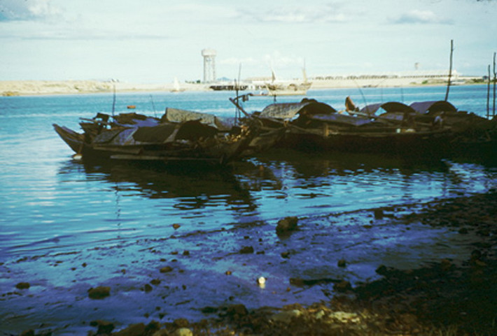 Bến thuyền trên sông Hàn.