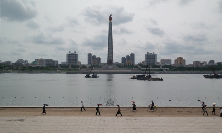Tháp Chú Thể được xây dựng năm 1982 bên bờ sông Đại Đồng, là công trình tôn vinh học thuyết Chủ Thể, hệ tư tưởng trụ cột của CHDCND Triều Tiên.