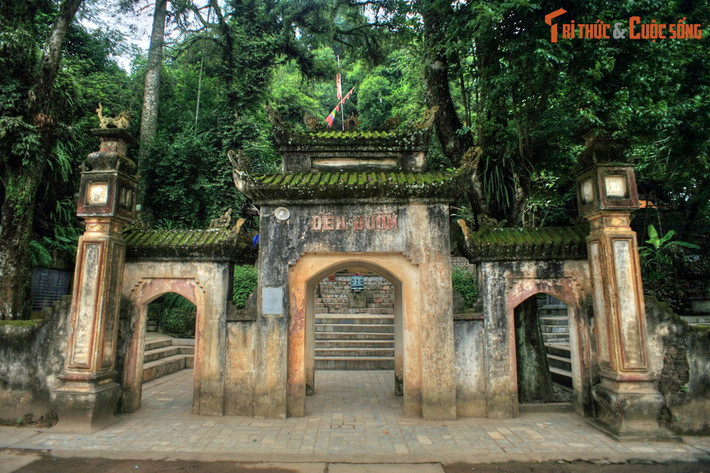 Thái Nguyên. Tên gọi Thái Nguyên có từ thời vua Lý Thái Tổ. Khi đó nước Việt được chia làm 24 lộ, trong đó Thái Nguyên là một châu thuộc Như Nguyệt giang lộ. Trong tên gọi này, Chữ “Thái” nghĩa là to lớn, chữ “Nguyên” nghĩa là cái gốc ban đầu. Ảnh: Đền Đuổm ở Phú Lương, Thái Nguyên.
