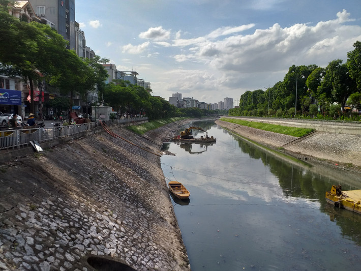 Trước đó, chính quyền TP Hà Nội đã khởi động dự án tài trợ thí điểm làm sạch một đoạn sông Tô Lịch và một góc Hồ Tây bằng công nghệ Nano - Bioreactor Nhật Bản. Dự án được kỳ vọng sẽ cải thiện được môi trường, giảm ô nhiễm tại sông Tô Lịch.