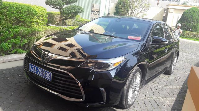5. Cựu Bí thư Đà Nẵng Nguyễn Xuân Anh dùng xe sang lắp biển xanh: Ngày 6/10/2017, Ban Chấp hành Trung ương Đảng quyết định thi hành kỷ luật bằng hình thức cách chức bí thư Thành ủy Đà Nẵng, cho thôi ủy viên Trung ương Đảng đối với ông Nguyễn Xuân Anh.