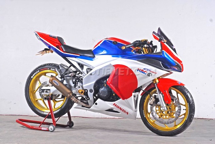 Honda CB150R Streetfire là một mẫu xe côn tay phân khối nhỏ hoàn toàn mới, được ra mắt lần đầu tại Indonesia vào tháng 8/2015. Là phiên bản naked bike của CBR150R, chiếc xe chia sẻ chung bộ khung, cục máy 150 cc DOHC và hệ thống treo với "người anh em" sportbike của mình.