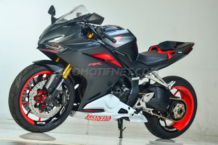Hiện nay trong phân khúc sportbike phân khối lớn 250cc, mẫu môtô Honda CBR250RR đang là mẫu xe mạnh mẽ nhất, hiệu năng cao nhất và cũng được trang bị nhiều công nghệ mới nhất. Ngoài ra, mẫu xe này cũng rất được dân chơi ưa chuộng nhờ kiểu dáng thể thao sắc sảo hơn các đối thủ như Yamaha R25 hay Kawasaki Ninja 250.