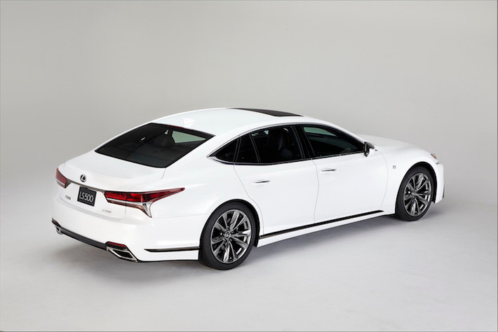 Hiện tại, thương hiệu Lexus chưa công bố giá bán của mẫu xe sedan thể thao LS F Sport. Chiếc xe sẽ được trưng bày trước công chúng lần đầu tại triển lãm New York sắp tới.