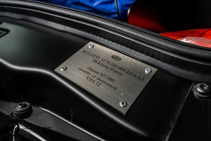 Khi còn mới, mỗi chiếc Grand Sport Vitesse có giá khởi điểm lên tới 1,69 triệu USD. Floyd Mayweather đã mua chiếc xe từ 4 năm trước. Đáng chú ý là sau 4 năm sử dụng, nhà vô địch boxer nổi tiếng Thế giới này mới chỉ đi chiếc siêu xe này được khoảng 1675 km.