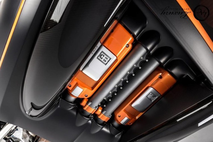 Giống như phiên bản Supersport khác, Bugatti Veyron Grand Sport Vitesse dùng động cơ 16 xi-lanh W16, dung tích 8.0 lít, tăng áp kép, sản sinh công suất tối đa 1.200 mã lực và mô-men xoắn cực đại 1.500 Nm. Xe có thể tăng tốc từ 0-100 km/h trong 2,5 giây và đạt vận tốc tối đa 408,84 km/h.