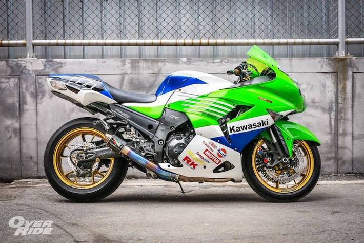 Dù ở dạng nguyên bản, ZX-14R vốn đã là một siêu môtô với hiệu năng vận hành cực đỉnh nhưng khi rơi vào tay những "dân chơi", họ có thể tìm cách để độ lại mẫu xe này trở nên hoàn hảo hơn nữa. Bằng cách trang bị một loạt các phụ tùng đỉnh cao, xưởng độ Power Lube ở Thái Lan đã tạo ra bản độ ZX-14R với tên gọi "Heavy Weapon" (vũ khí hạng nặng).