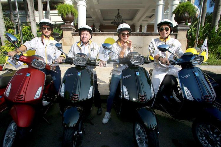 Vào ngày 9/4/2017, diễn viên điện ảnh Dương Tử Quỳnh cùng dàn xe tay ga Piaggio Vespa đã diễu hành tại Sài Gòn trong một chương trình về an toàn giao thông do Quỹ Phòng chống thương vong Châu Á tổ chức. Đi cùng Dương Tử Quỳnh, một số nhân vật nổi tiếng tại Việt Nam gồm Hà Anh và Nguyên Khang cũng tham gia vào sự kiện.