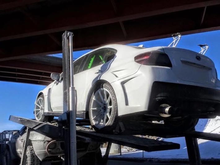 Chàng đặc vụ trẻ Little Nobody tiếp tục chạy một chiếc Subaru WRX STI được độ widebody và mâm khác ở nhiệm vụ cuối cùng. Do Subaru và Chrysler là những nhà tài trợ cho bộ phim nên những dòng xe trực thuộc các thương hiệu này luôn xuất hiện kể từ phần 4 trở đi.
