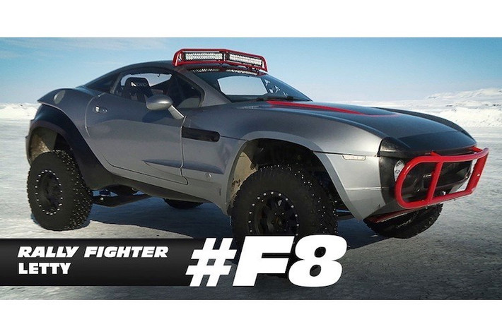 Letty góp mặt với một chiếc xe địa hình mang tên Rally Fighter của hãng Local Motors. Không chỉ có bộ lốp và hệ thống treo như những chiếc xe offroad "khủng", chiếc xe này còn cực kỳ gọn nhẹ và tốc độ để có thể chinh phục địa hình hồ băng cực kỳ trơn trượt tại Nga.