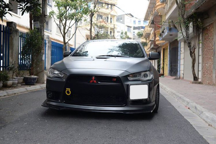 Tại Việt Nam, Lancer Ralliart Sportback cùng một số phiên bản Lancer khác đã được nhập bởi các cửa hàng tư nhân vào khoảng năm 2010. Từ một chiếc Lancer Ralliart đời 2010, một người chơi xe tại Hà Nội đã nâng cấp "full bài" chiếc xe về mọi mặt, từ ngoại hình tới nội thất và thậm chí là cả hiệu năng vận hành,