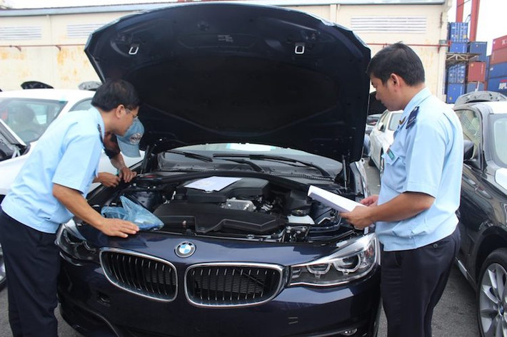 Do bị đoàn kiểm tra Bộ Tài chính phát hiện nhiều vi phạm, ngày 30/11/2016, Bộ Tài chính đã có văn bản hỏa tốc, yêu cầu Tổng cục Hải quan ngừng thông quan toàn bộ số xe BMW nhập khẩu của công ty cổ phần ôtô Âu Châu (Euro Auto). Kể từ đó tới nay đã được nửa năm, số xe này vẫn đang nằm "trơ mình" tại các cảng Việt Nam.