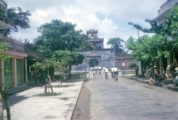 Cửa Đông Ba.