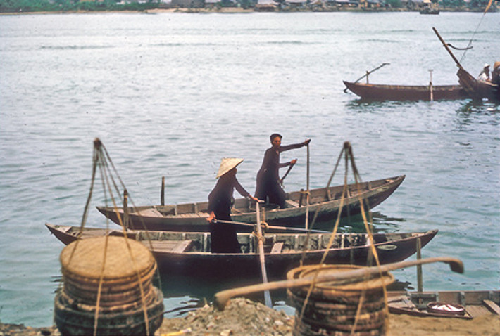Những người lái đò.