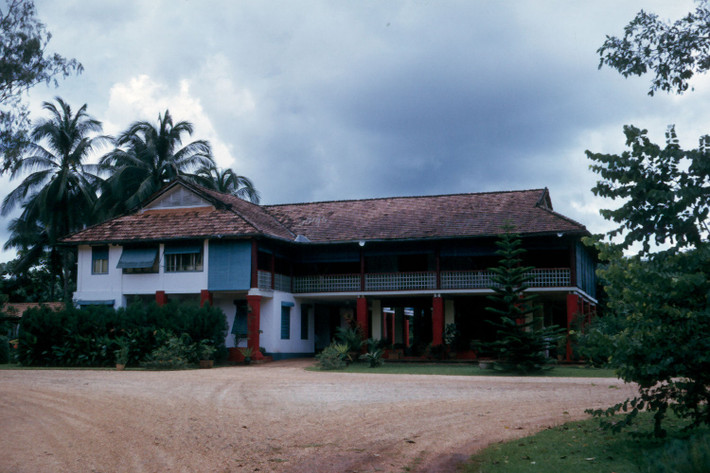 Một công ty cao su ở Quản Lợi.