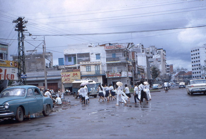 Ngã ba Nguyễn Cư Trinh - Cống Quỳnh.
