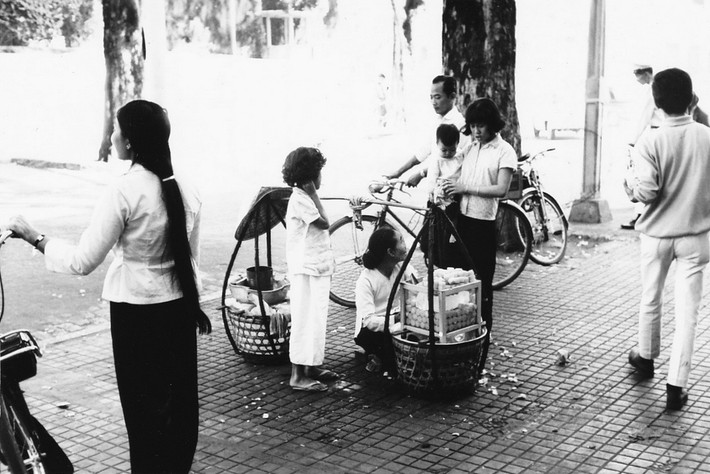 Hàng rong Sài Gòn.