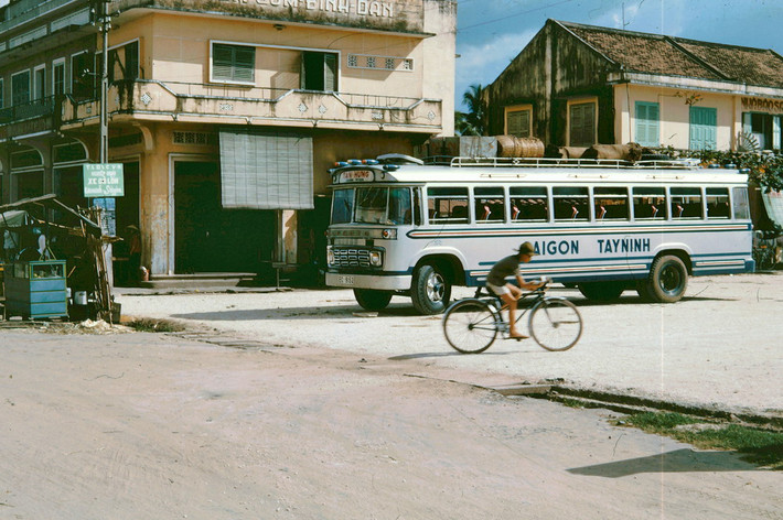 Xe khách Sài Gòn - Tây Ninh.